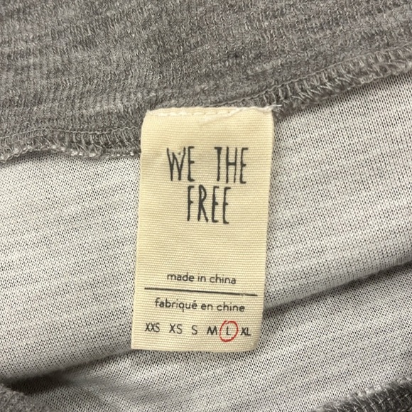 EUC We The Free grey hip length oversize drop shoulder sweater w 1 shoulder zip - Picture 7 of 9